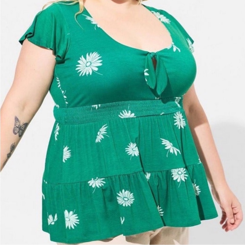 Torrid Super Soft Knit Green Daisy Floral Print Tie-Front Top 1